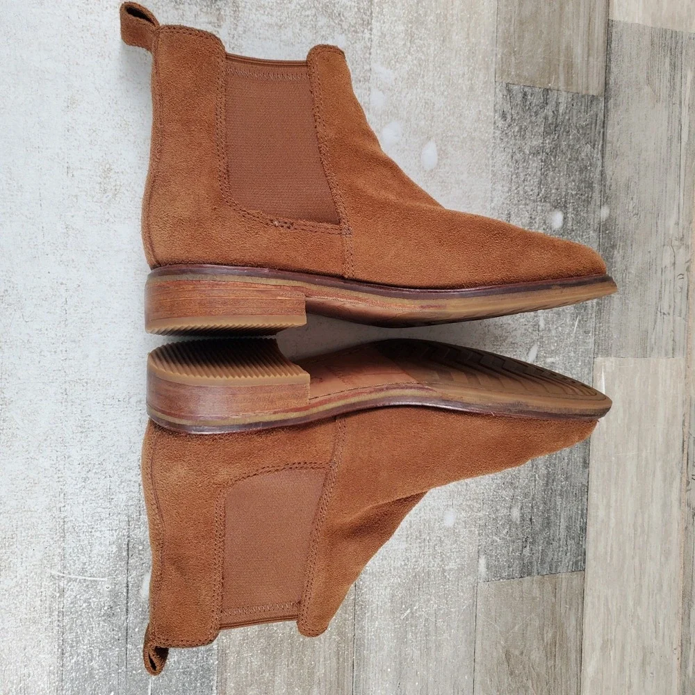 Clarks excellent black